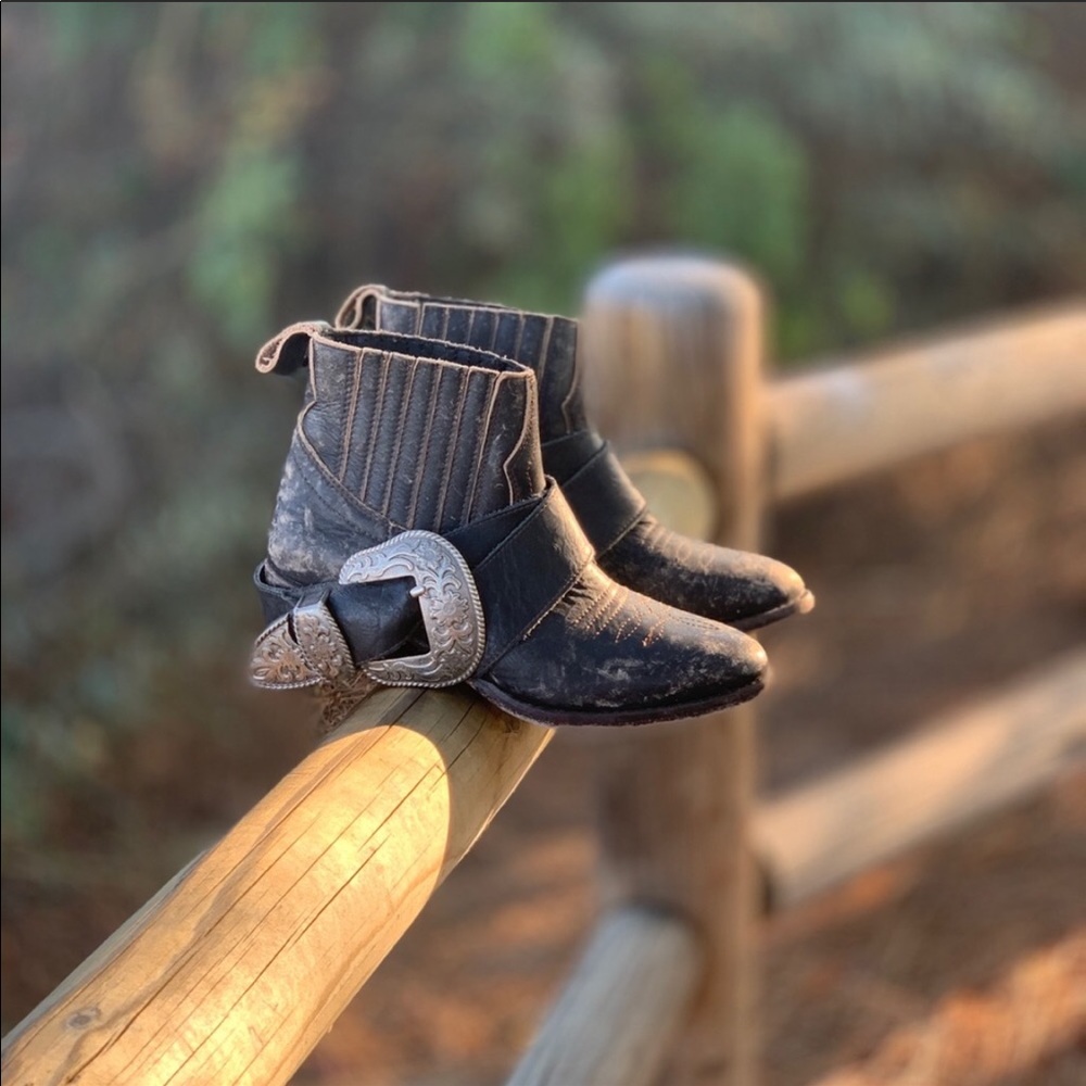 NWOB Free People understated biker boot
